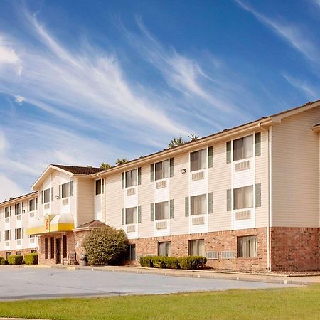 Super 8 By Wyndham Fayetteville Eksteriør bilde