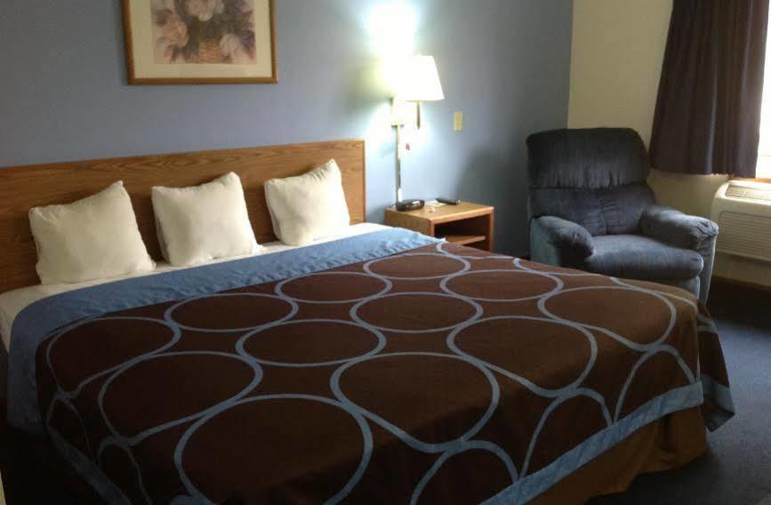Super 8 By Wyndham Fayetteville Eksteriør bilde