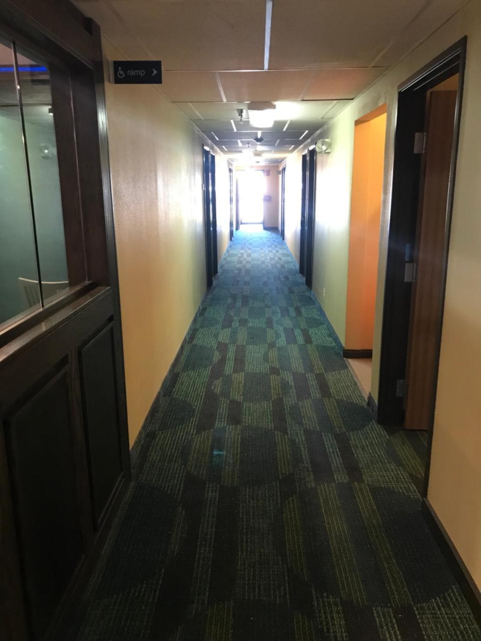 Super 8 By Wyndham Fayetteville Eksteriør bilde